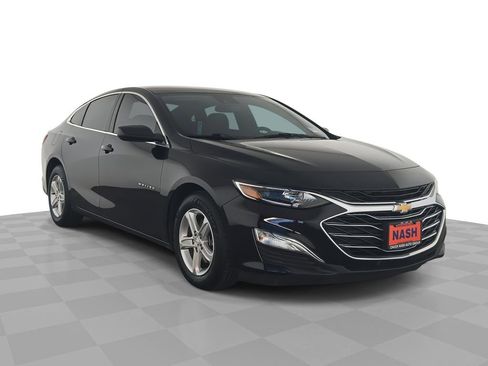 Used 2023 Chevrolet Malibu LS FWD image 1