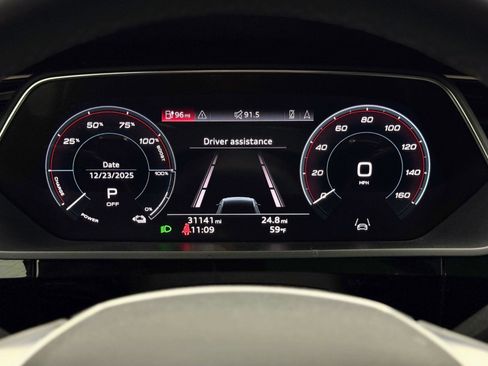 Used 2022 Audi e-tron Premium w/ Convenience Plus Package image 21