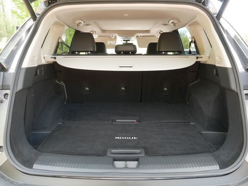 Certified 2023 Nissan Rogue Platinum w/ Platinum Premium Package AWD/4WD image 18