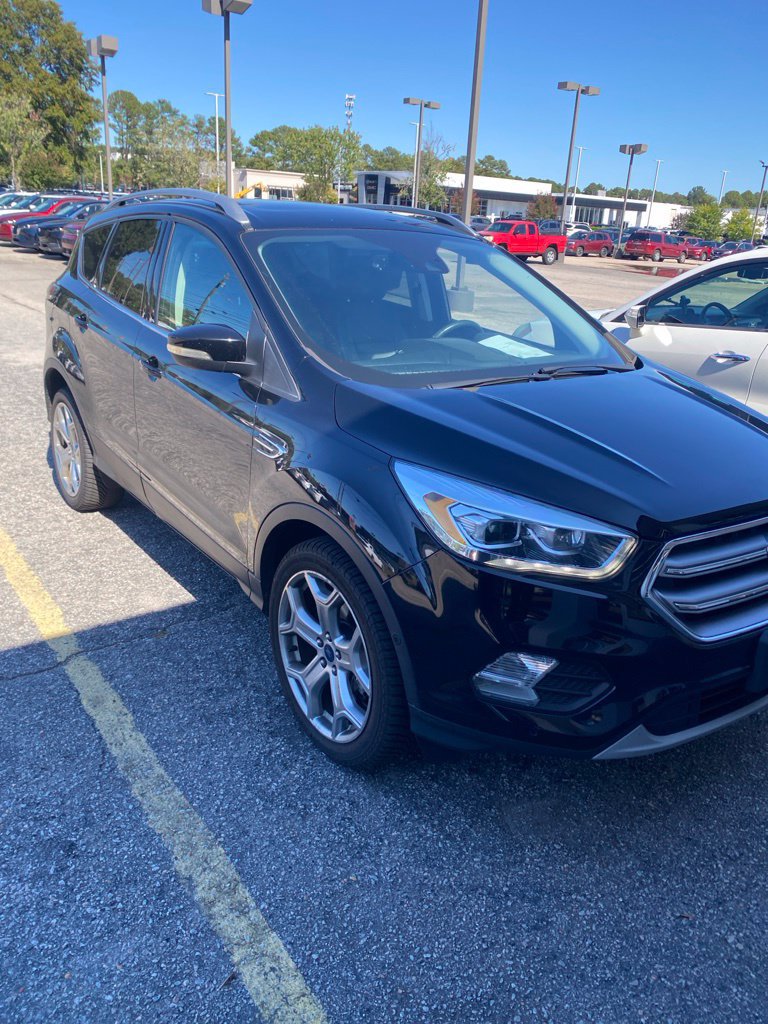 Used 2017 Ford Escape Titanium w/ Equipment Group 301A AWD/4WD image 2