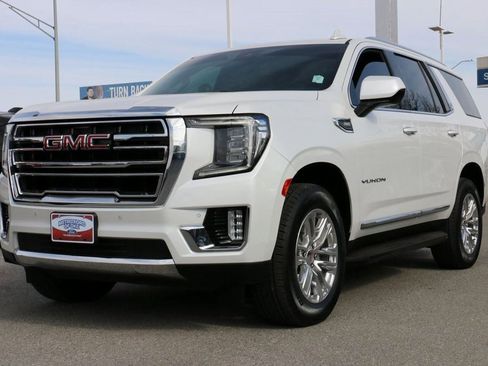 Used 2024 GMC Yukon SLT image 1