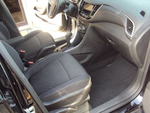 Used 2019 Chevrolet Trax LT image 9