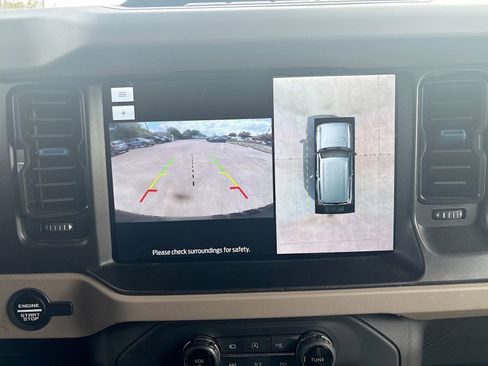 Used 2023 Ford Bronco Wildtrak image 14