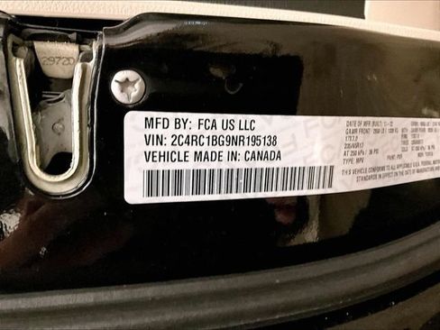 Used 2022 Chrysler Pacifica Touring-L FWD image 34