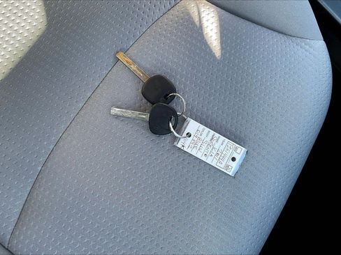 Used 2011 Kia Sorento LX w/ Convenience Pkg image 34