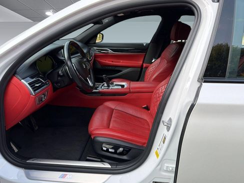 Used 2019 BMW 740i w/ Executive Package RWD image 5