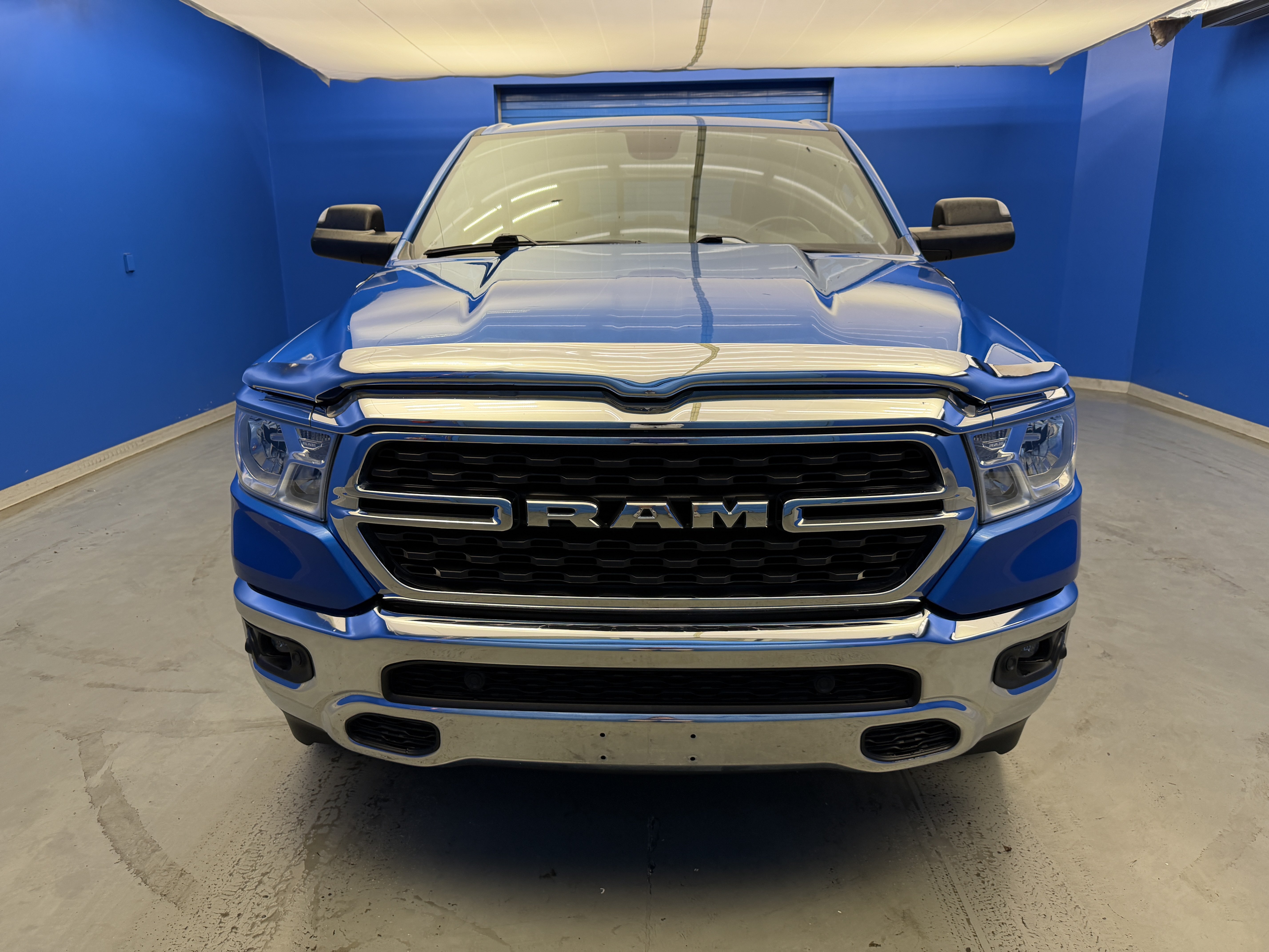 Used 2022 RAM 1500 Big Horn AWD/4WD image 3