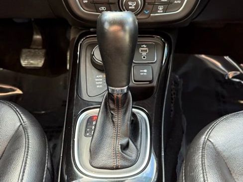 Used 2018 Jeep Compass Limited w/ Navigation Group image 19