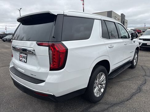 Used 2024 GMC Yukon SLT AWD/4WD image 3