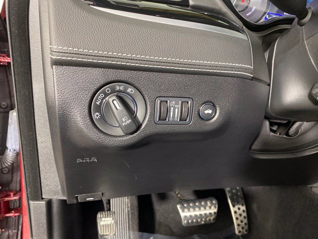 Used 2023 Chrysler 300 C RWD image 32