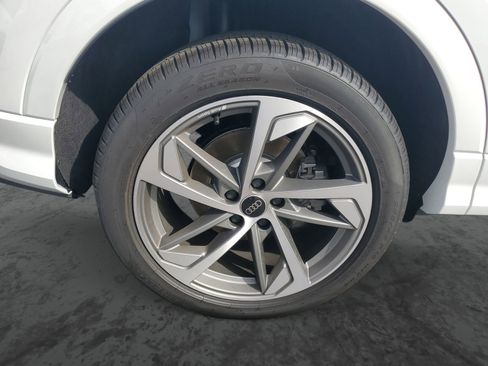 New 2025 Audi Q3 2.0T Premium image 5