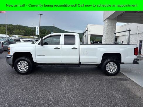 Used 2019 Chevrolet Silverado 2500 W/T AWD/4WD image 24