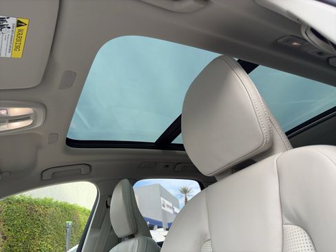 New 2026 Volvo XC60 T8 Ultra w/ Protection Package Premier image 22