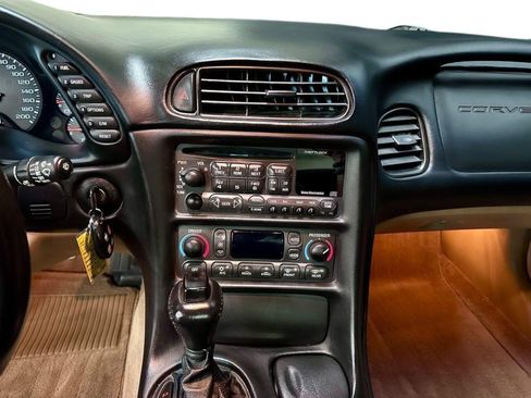Used 2000 Chevrolet Corvette Coupe w/ Memory Pkg image 15