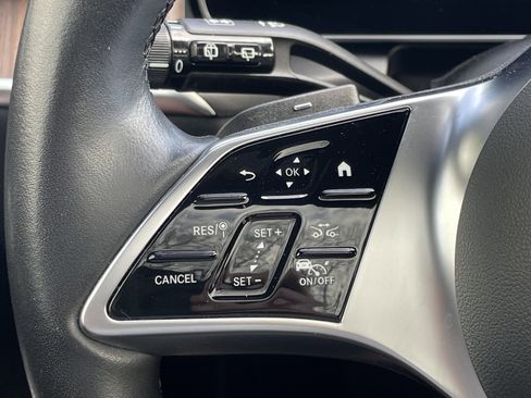 Certified 2025 Mercedes-Benz GLC 300 4MATIC w/ Driver Assistance Package image 29