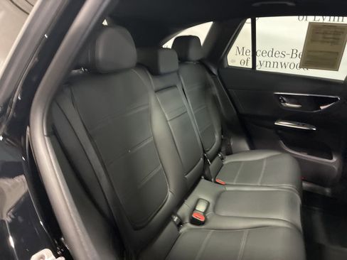 Used 2025 Mercedes-Benz GLC 300 GLC 300 image 24