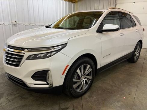 Used 2023 Chevrolet Equinox Premier FWD image 2