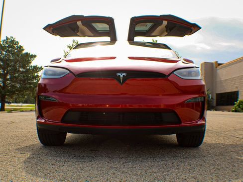 Used 2023 Tesla Model X AWD/4WD image 3