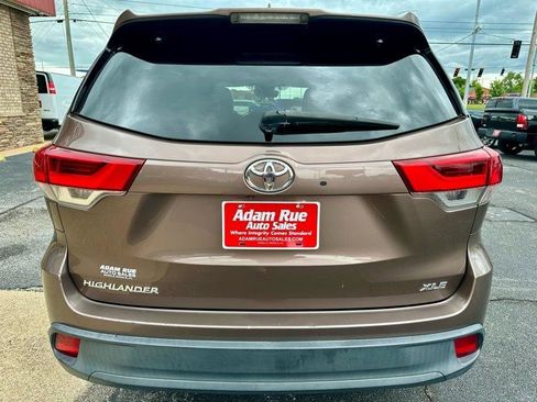 Used 2018 Toyota Highlander XLE FWD image 6