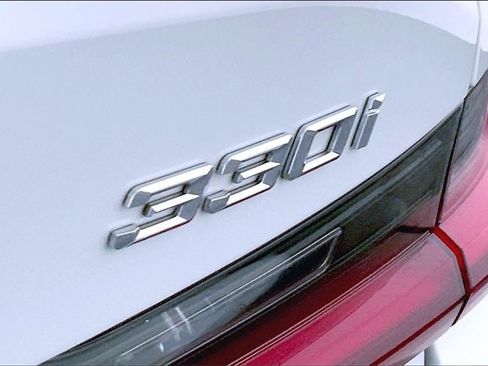 Used 2023 BMW 330i Sedan w/ Convenience Package image 7
