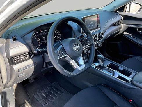 Used 2024 Nissan Sentra SV FWD image 18