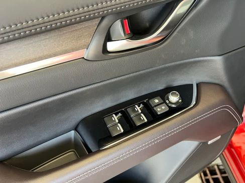 Used 2025 MAZDA CX-5 Signature image 13