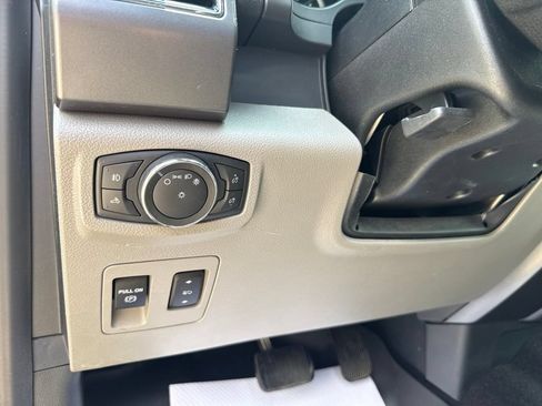 Used 2020 Ford F150 XLT w/ Equipment Group 302A Luxury AWD/4WD image 13
