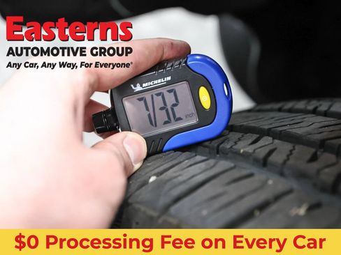 Used 2025 Jeep Wrangler Unlimited Sahara AWD/4WD image 24