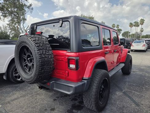 Used 2019 Jeep Wrangler Unlimited Sahara AWD/4WD image 5