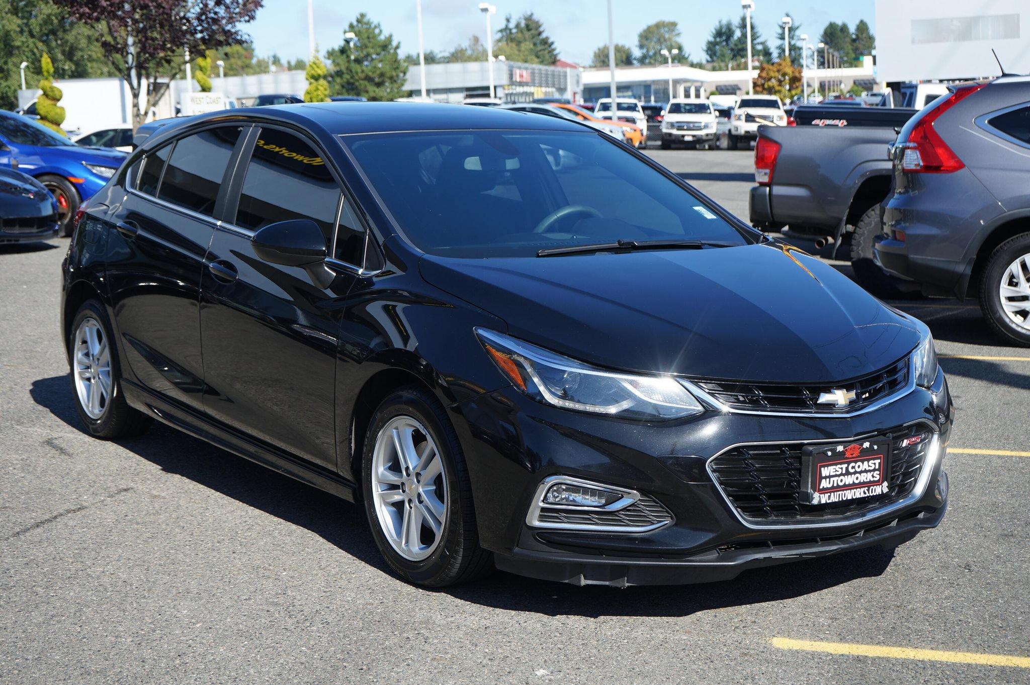 Used 2017 Chevrolet Cruze LT w/ Sun And Sound Package FWD image 7
