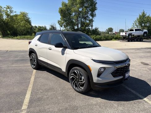 New 2026 Chevrolet TrailBlazer RS w/ Convenience Package AWD/4WD image 3