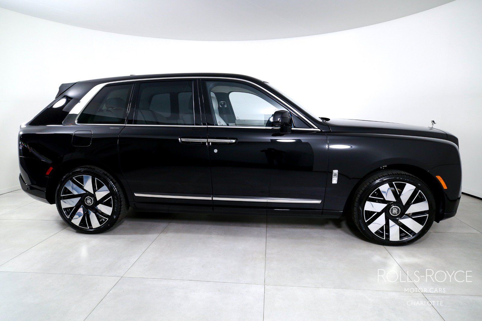 New 2026 Rolls-Royce Cullinan AWD/4WD image 10