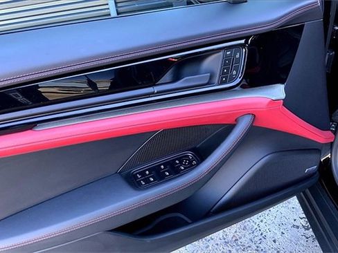 Used 2025 Porsche Panamera 4 image 27