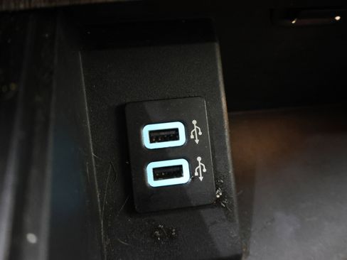 Used 2018 Ford F250 Lariat w/ Chrome Package image 44