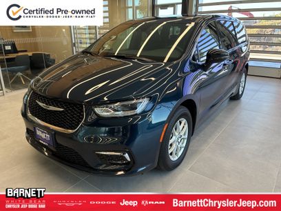 Certified 2025 Chrysler Pacifica Select