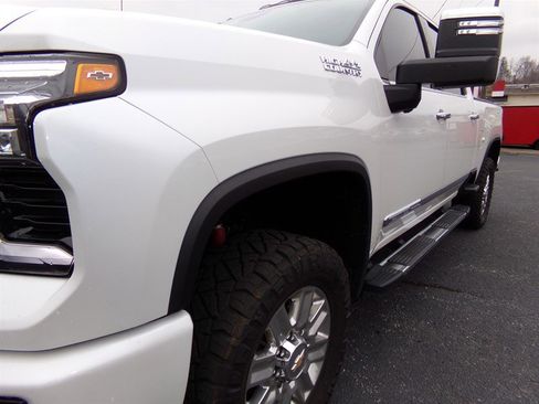 Used 2024 Chevrolet Silverado 2500 High Country w/ High Country Premium Package image 9