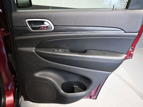 Used 2019 Jeep Grand Cherokee Limited image 36