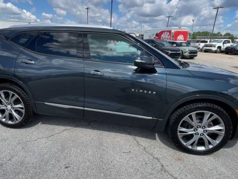 Certified 2020 Chevrolet Blazer Premier w/ Driver Confidence II Package AWD/4WD image 3