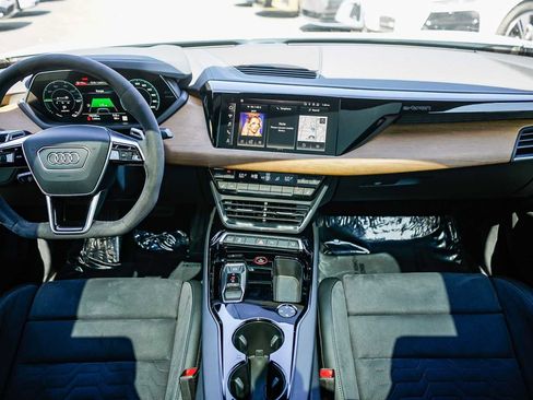 Used 2023 Audi e-tron GT Premium Plus image 12