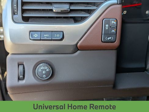 Used 2016 Chevrolet Suburban LTZ RWD image 20