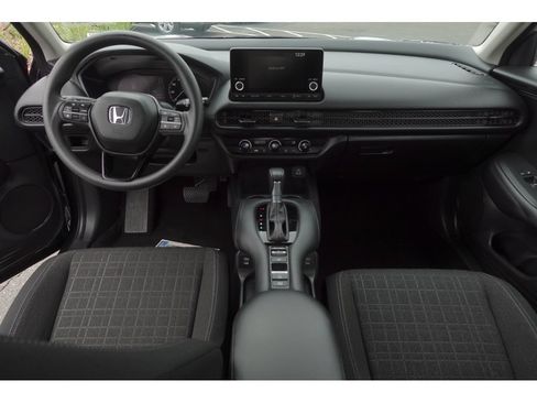 Used 2025 Honda HR-V LX image 25