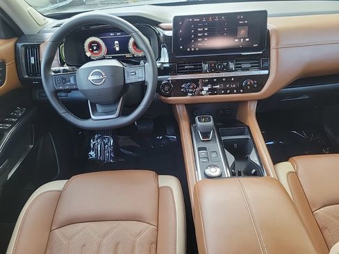 Used 2026 Nissan Pathfinder Platinum AWD/4WD image 17