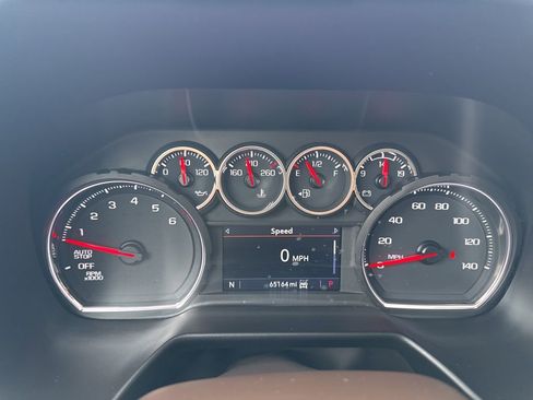 Used 2021 Chevrolet Tahoe Z71 w/ Z71 Signature Package image 27