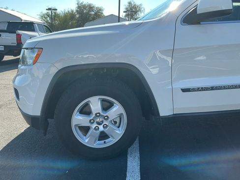 Used 2012 Jeep Grand Cherokee Laredo w/ Laredo E Group image 26