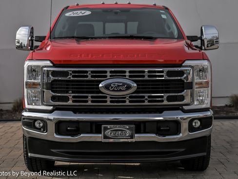 Used 2024 Ford F250 XLT image 2