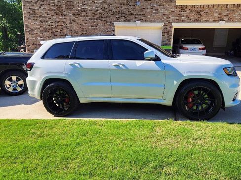 Used 2017 Jeep Grand Cherokee SRT w/ Trailer Tow Group IV AWD/4WD image 4