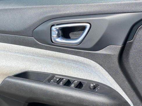 Used 2022 Jeep Compass Latitude w/ Sun and Sound Group image 22