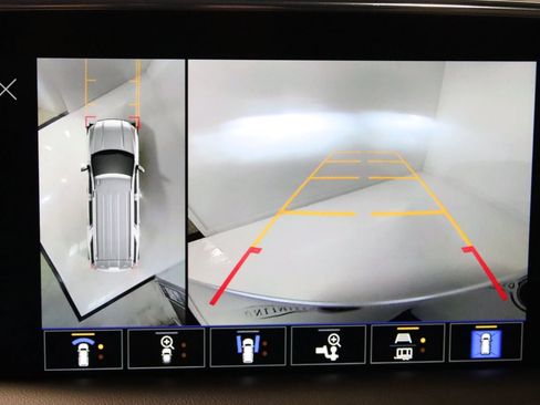 Used 2023 GMC Yukon XL SLT w/ SLT Premium Package AWD/4WD image 27