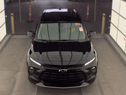 Used 2023 Chevrolet Blazer LT w/ Convenience Package FWD image 2