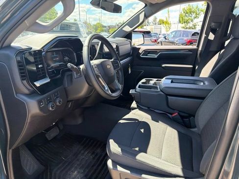 Used 2025 Chevrolet Silverado 1500 LT AWD/4WD image 13